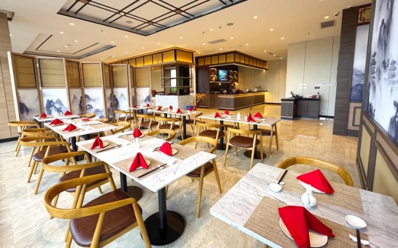 Golden Lotus Restaurant interior.webp